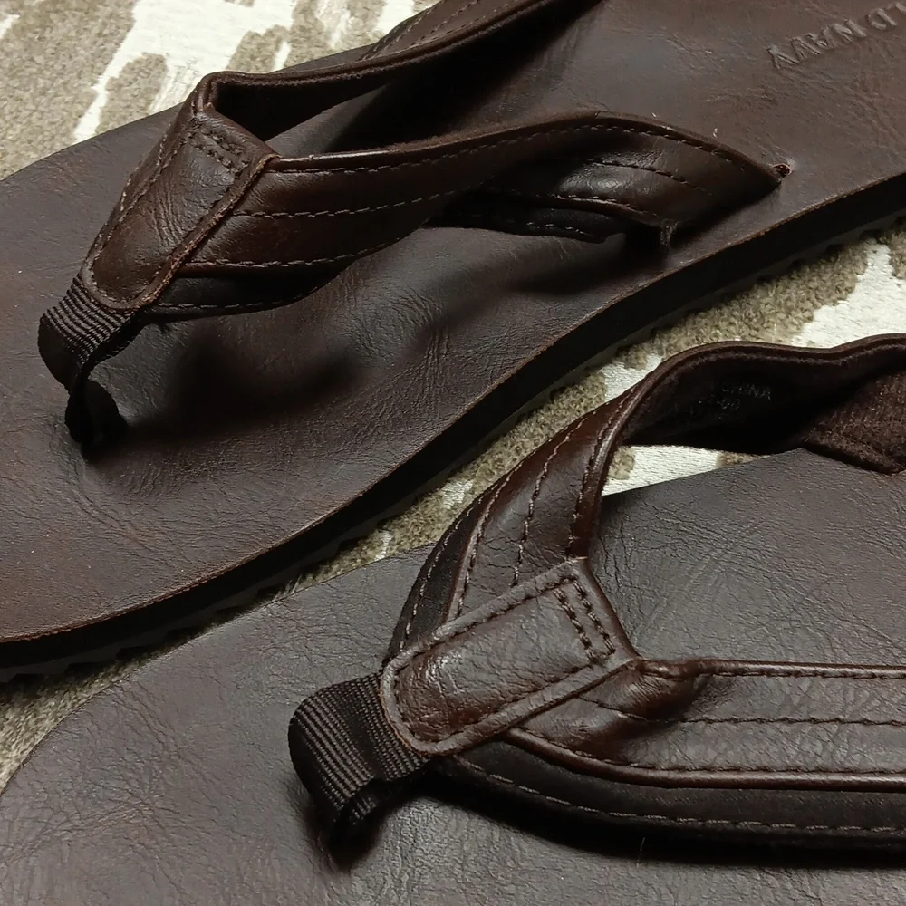 Old Navy Boys Brown Faux Leather Dark Cognac Sandals, Size 5/6